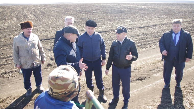 Министр Сергей Артамонов ознакомился с ходом работ на полях Батыревского района
